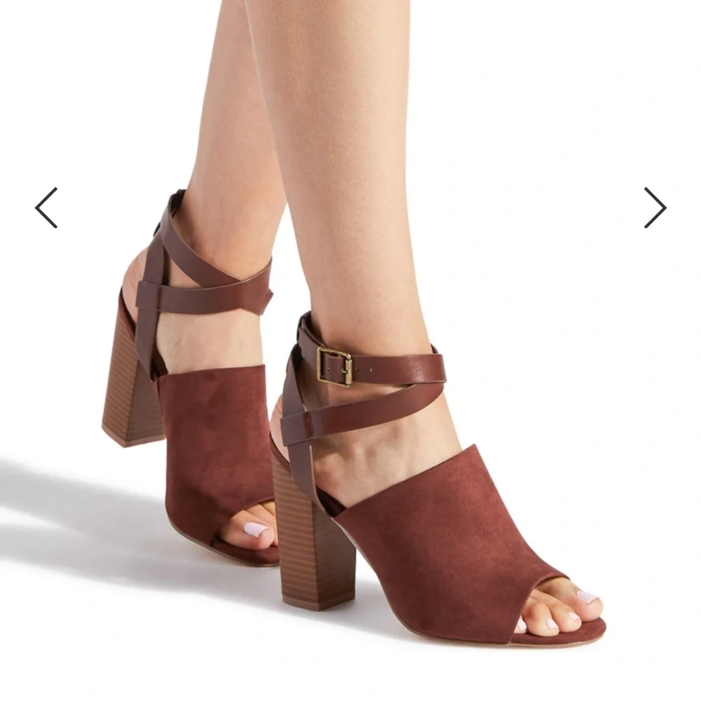 Shoe dazzle Ella Brown Strappy Women's stacked block Heels size 8